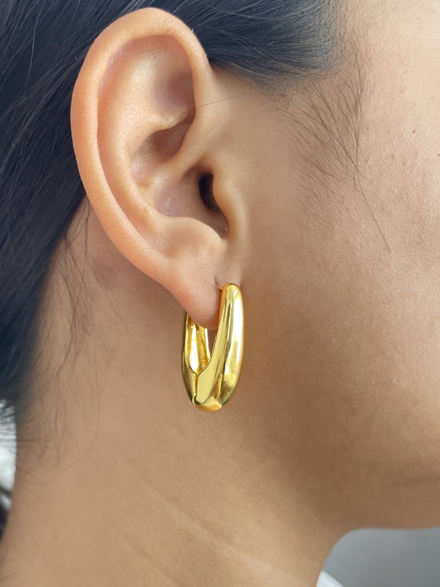 Anti-Tarnish Round Gold Hoop Earrings