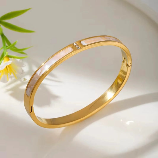 Moonlight gleam bracelet