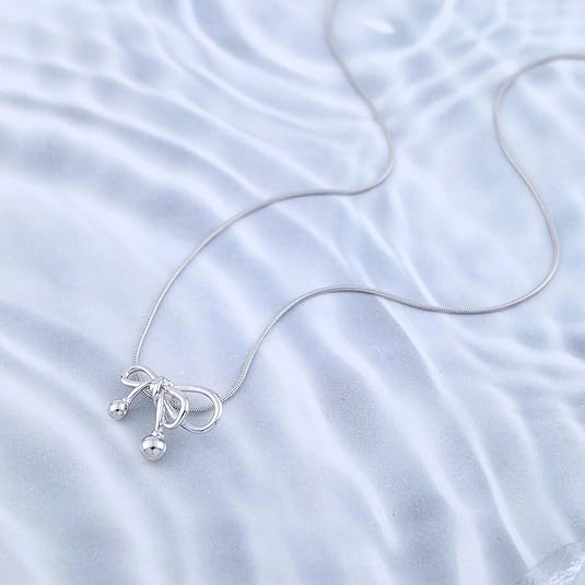 The Bow tie Pendant clavicle necklace
