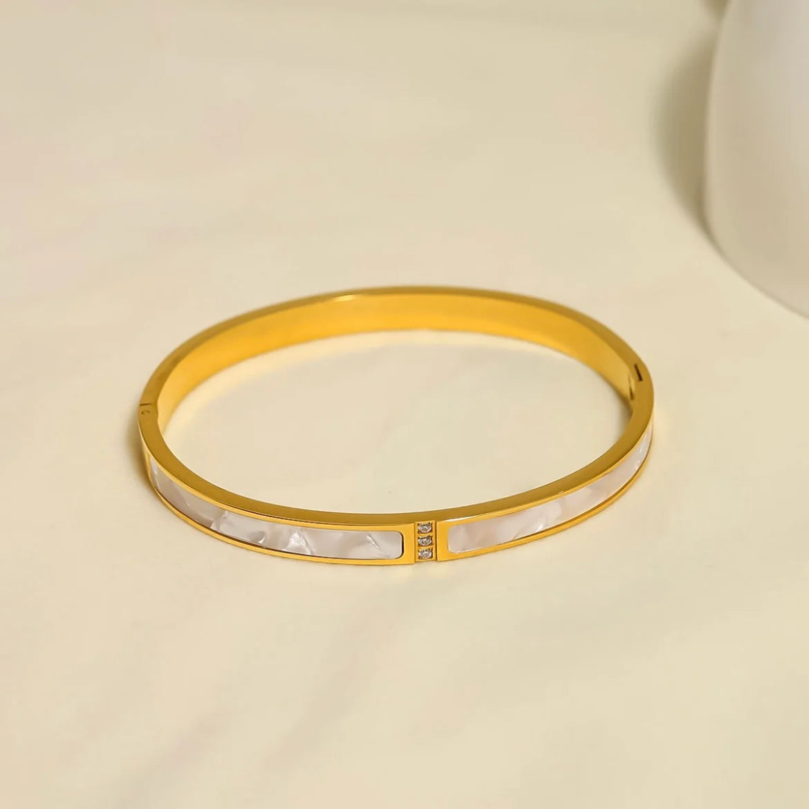 Moonlight gleam bracelet