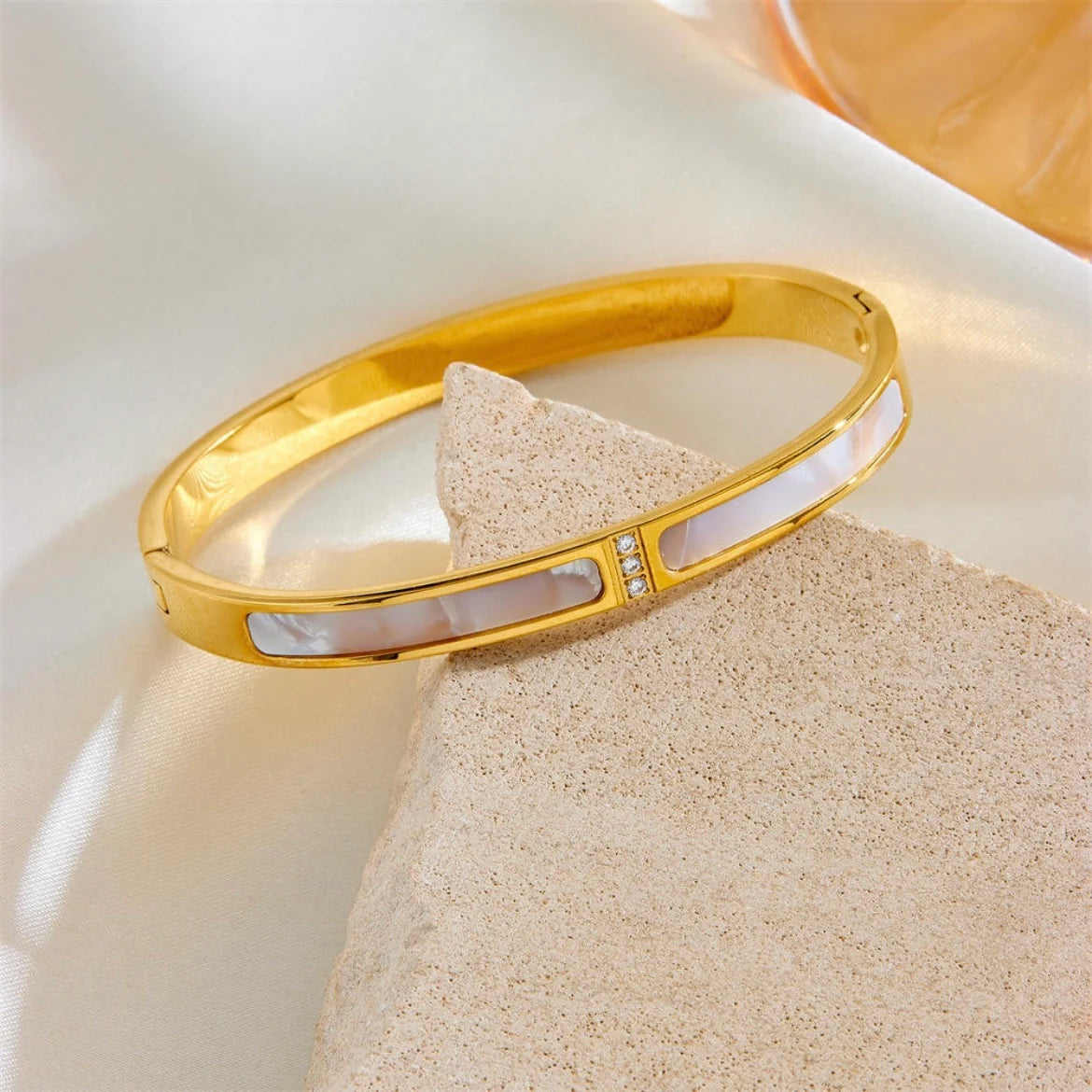 Moonlight gleam bracelet