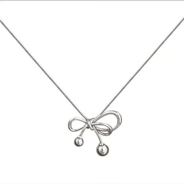 The Bow tie Pendant clavicle necklace